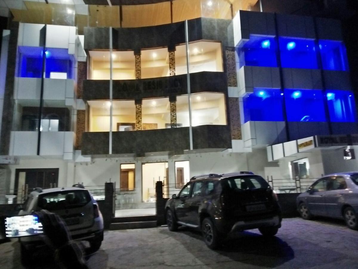 Oyo 11877 Royal Residency Hotel New Tehri Phòng bức ảnh